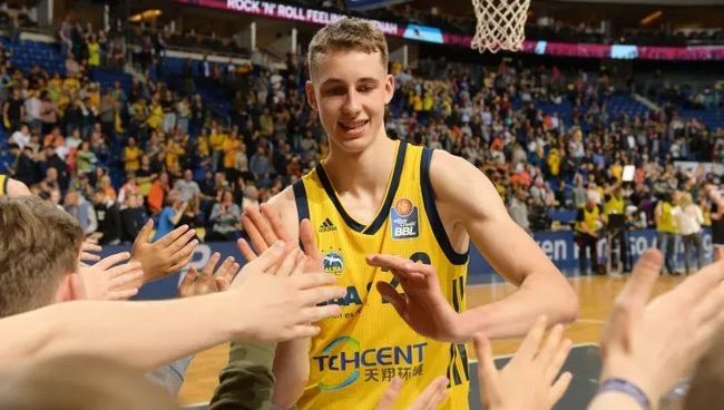 对于年轻选 对于年轻选